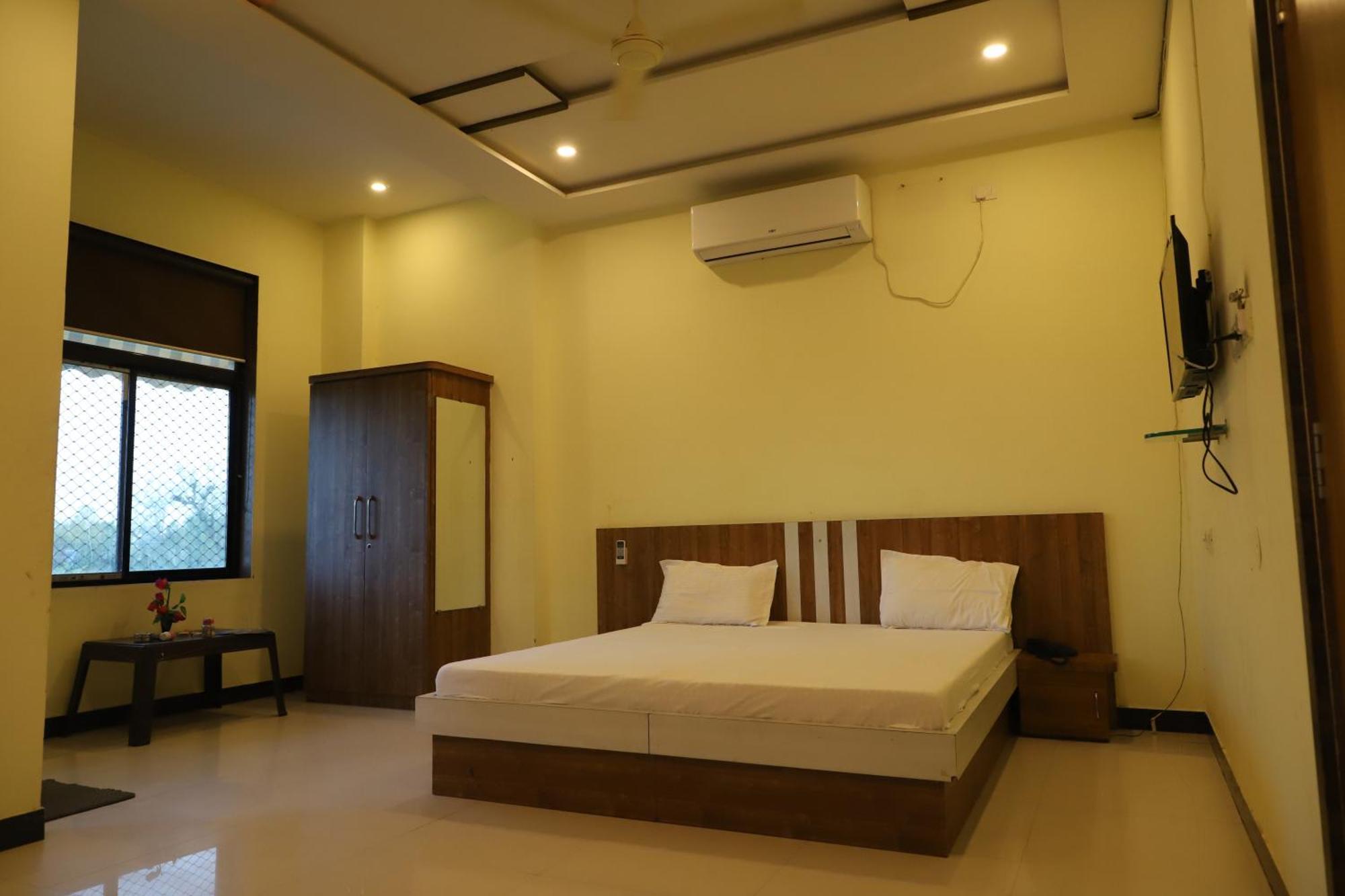 Athitya Hotel And Resort Sikar الغرفة الصورة